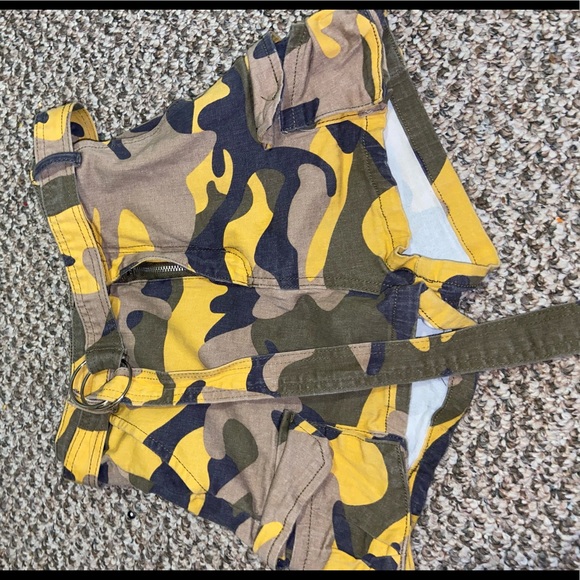 Camouflage shorts - Picture 2 of 3